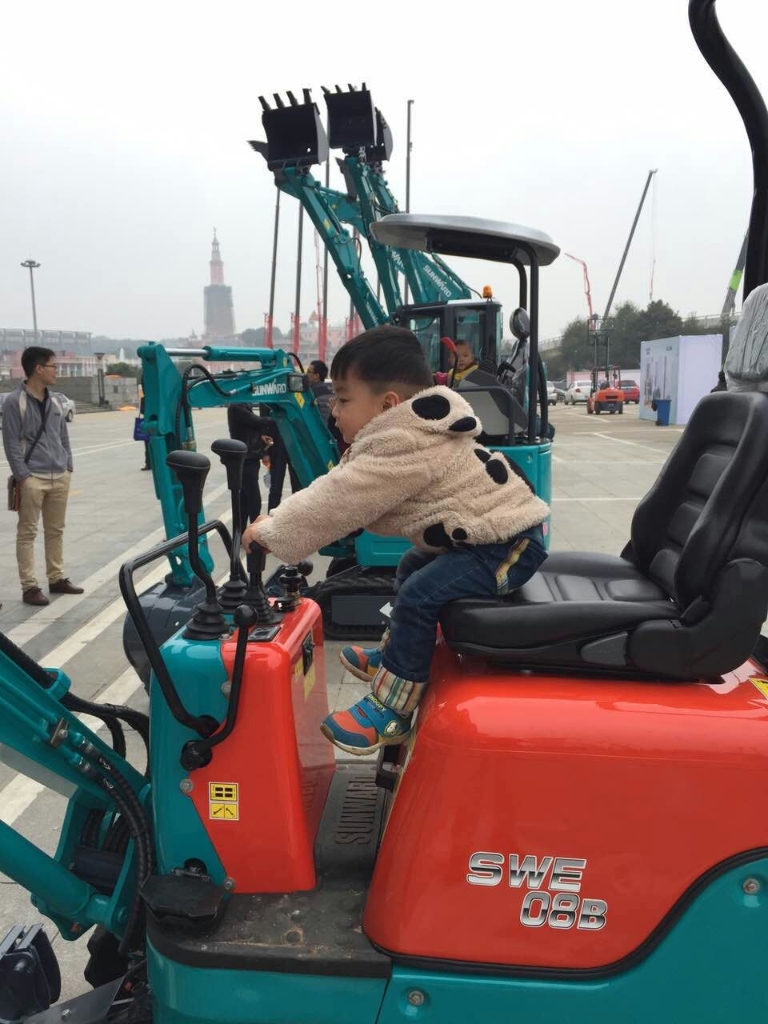 �䲩�����ǹ��ɶԹ������ܡ����㡱װ��չ���±�ɫ