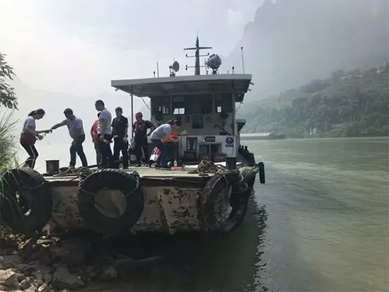 ���쳤���ƽ�ˮ�����ǹ��ɶԹ������ܺ���������ɸ㶨ˮ�½�ʯ