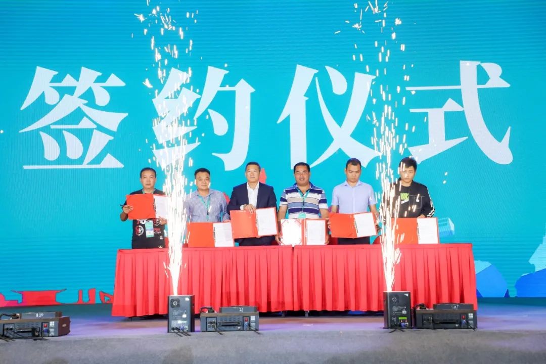 ����Ʒ���������ǹ��ɶԹ������ܿͻ�������ǩԼ��8��Ԫ