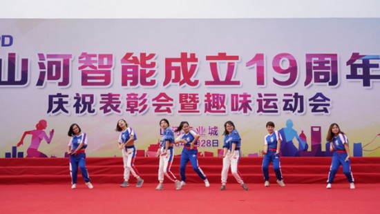 �绪ʮ������Я�����ڷɣ�������ף�ǹ��ɶԹ������ܽ���ʮ��������������������˶���