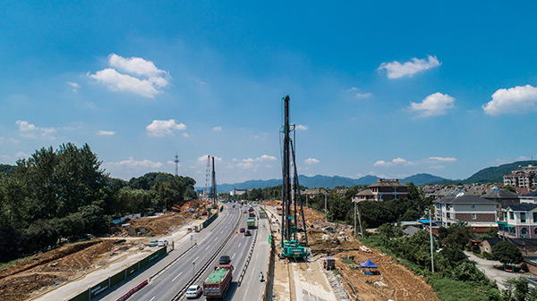 �ǹ��ɶԹ��������ھ����һ̨����̨��