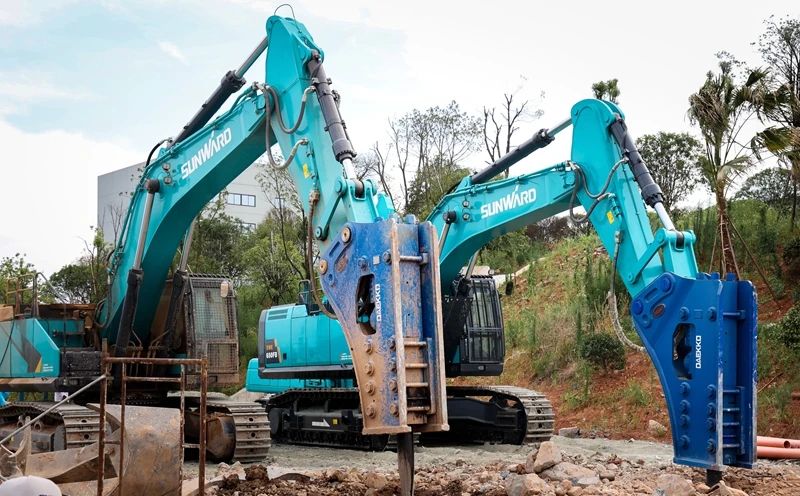 ���������ǹ��ɶԹ������ܡ���ɽ��ʿ�����������ֳ�ֱ��