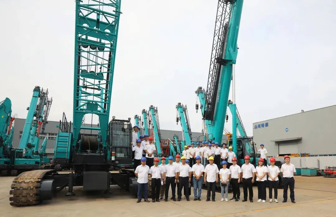 ý��۽� | �ǹ��ɶԹ������ܶ��³�����ϯר�Һ��廪���м���������� ʩչ�ȵ�ʽ�������� �߸����������辶