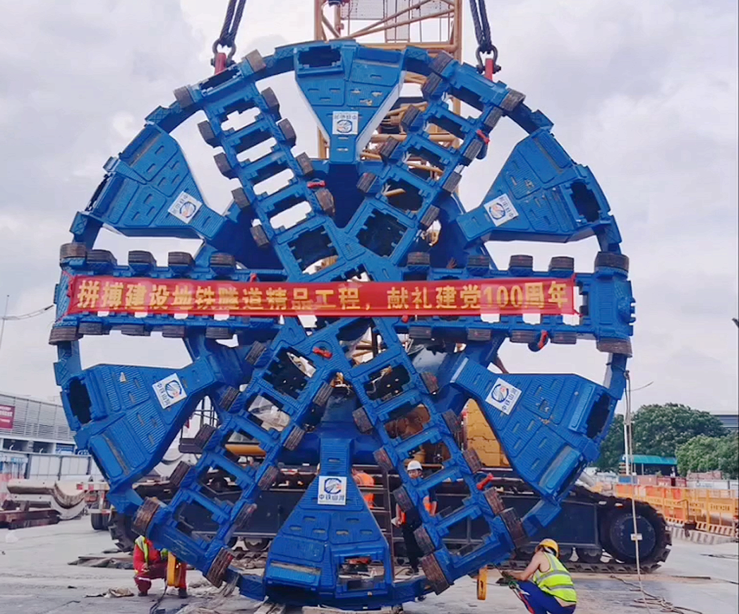 ����������ǹ��ɶԹ���32�ţ���������ս��ݸ����1����