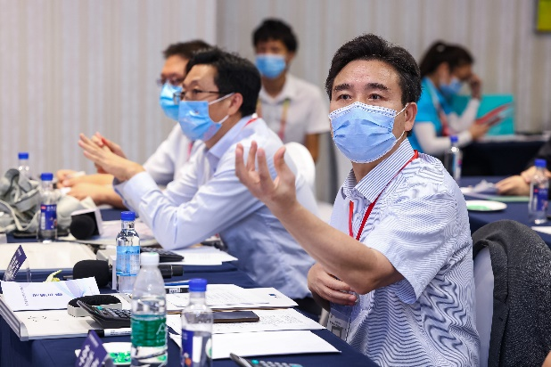 ���ޣ��ǹ��ɶԹ�������Һѹ���������ھ����Ŀ�ٻ����������Ŀ����