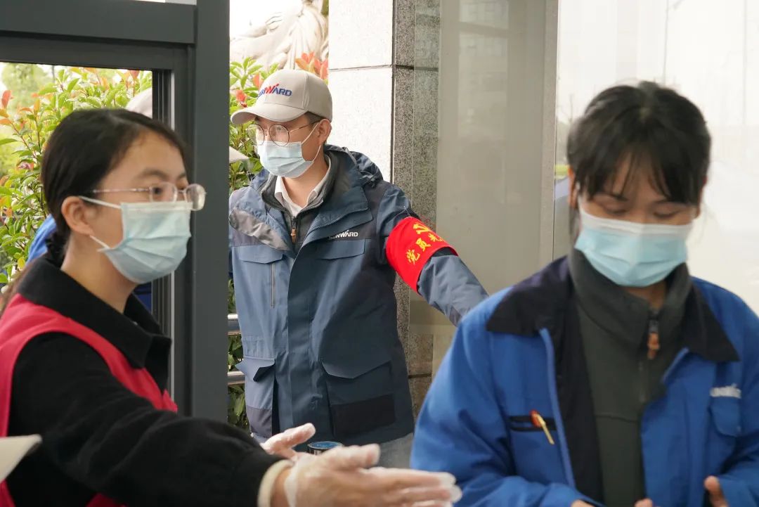 ��������ʽ�100%���ǹ��ɶԹ������ܵ�һʱ�俪չȫԱ�������������徲����