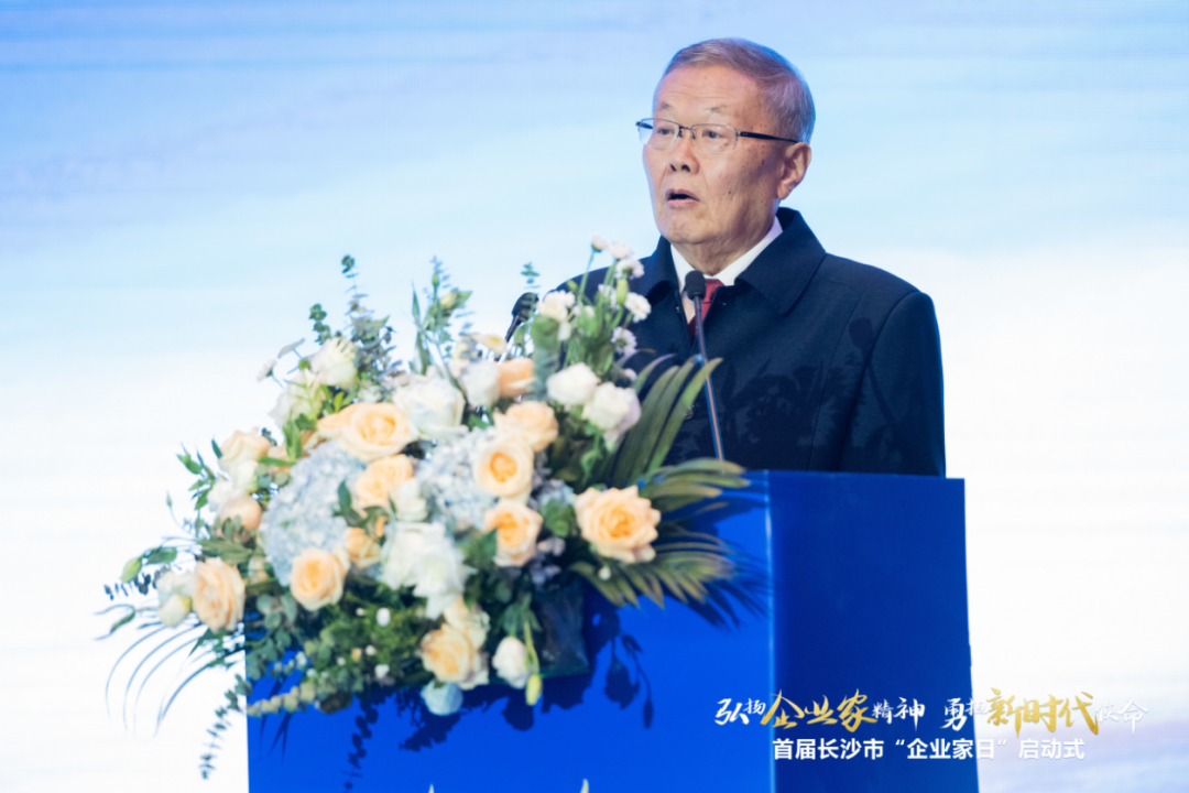 �ǹ��ɶԹ��������ϰ��׽쳤ɳ����ҵ���С��������¡�ս�԰�ǿ��