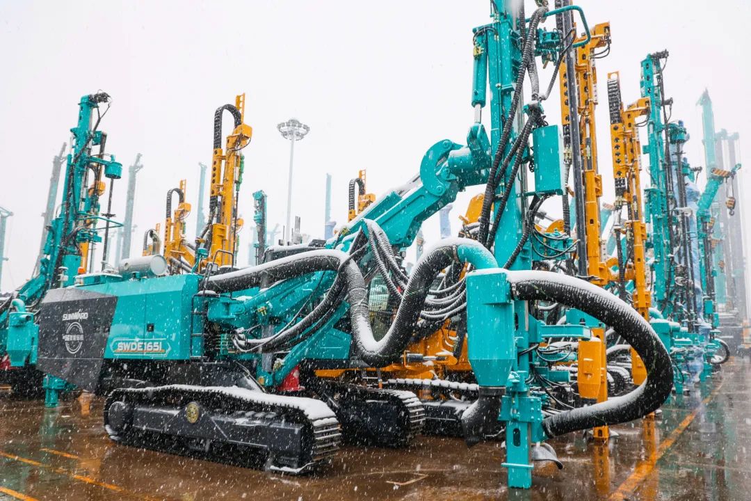 ��ѩ����������������ѩ���ǹ��ɶԹ�����