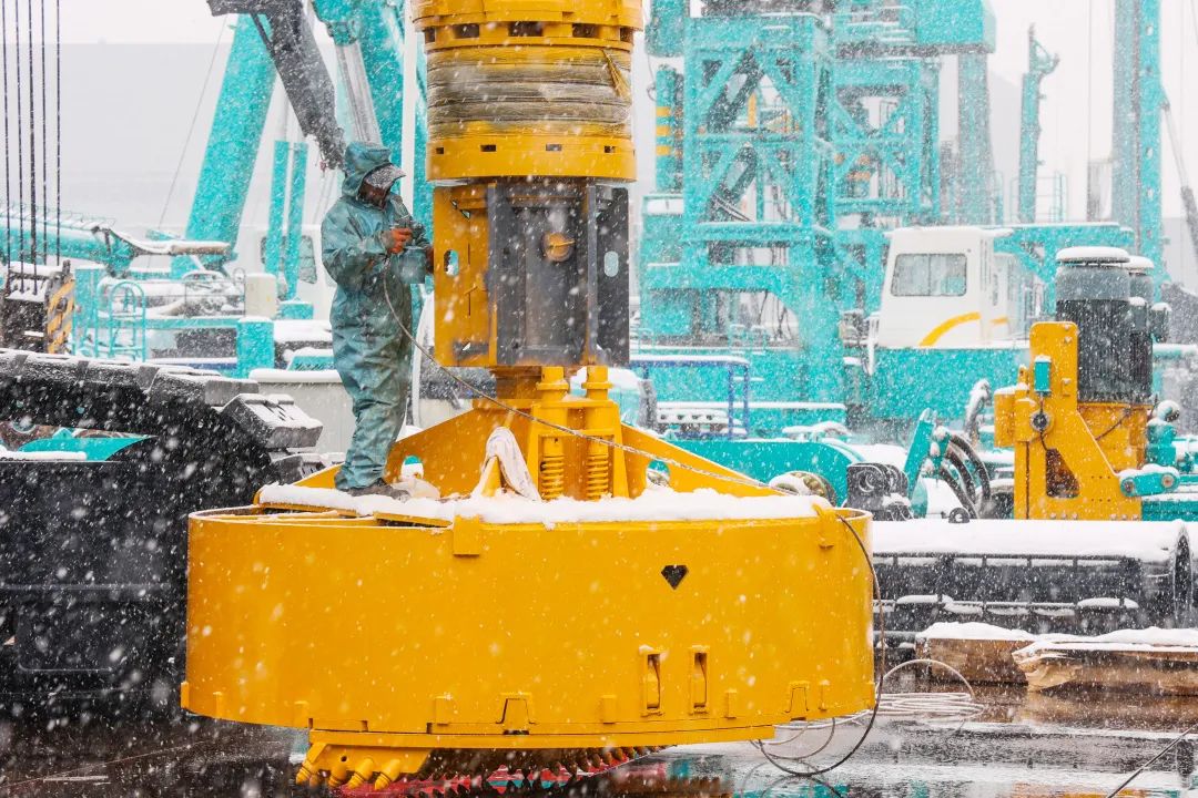 ��ѩ����������������ѩ���ǹ��ɶԹ�����