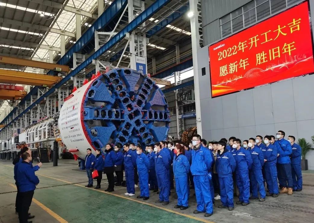 直击生产一线!中铁糖果派对官网复工复产忙