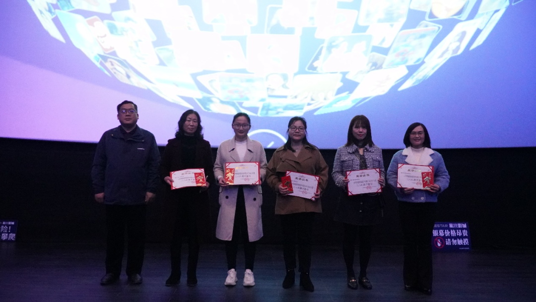 ������࣡�ǹ��ɶԹ������ܿ�չϵ���˶��衰Ů��