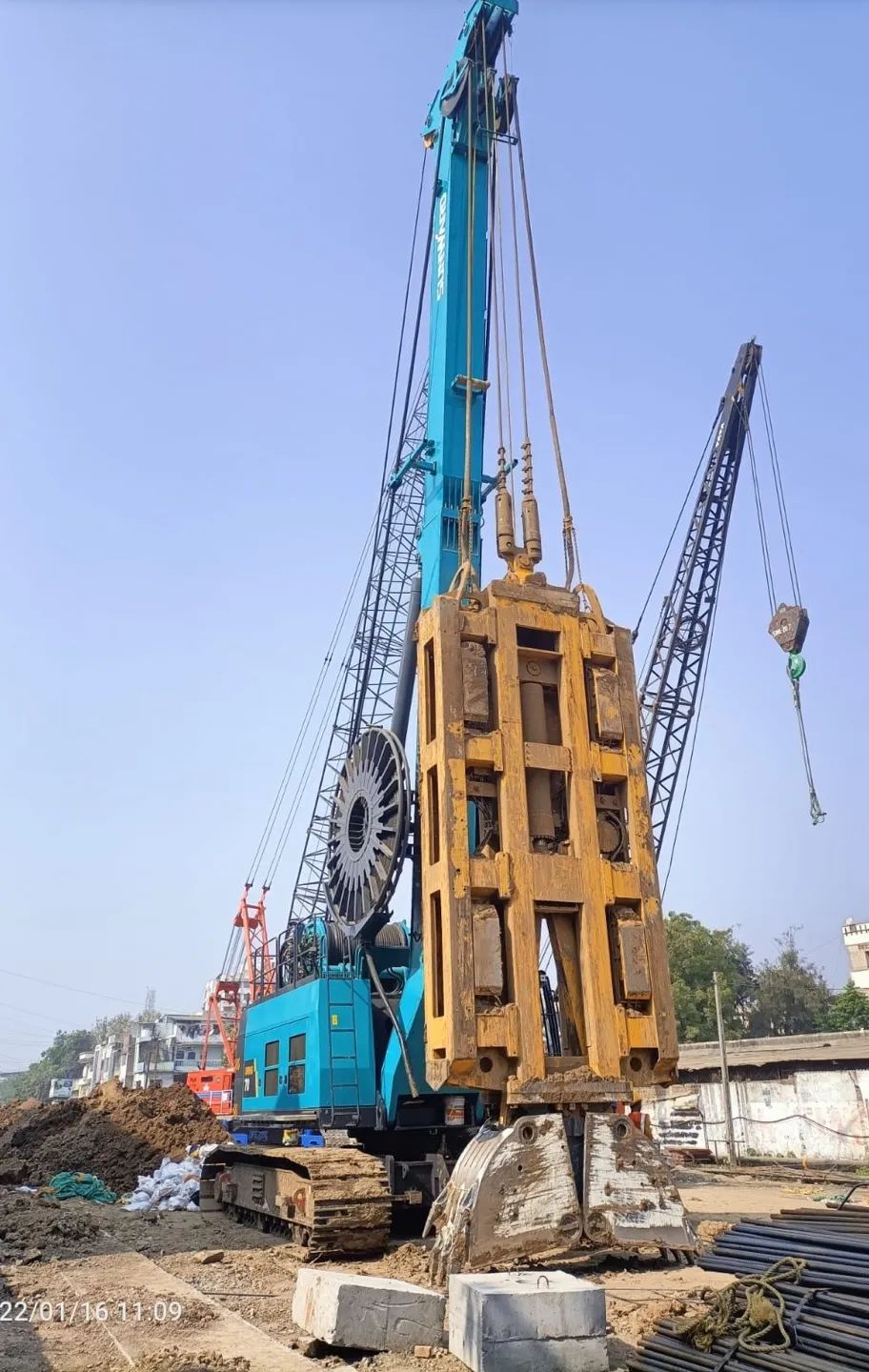 谢谢信!糖果派对官网智能SWHG70液压抓斗助力外洋基础施工获一定