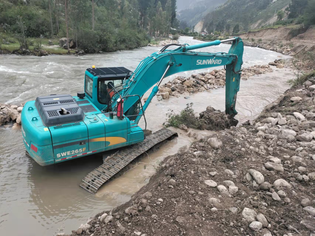 ��ս���µڶ���ɽ�����ǹ��ɶԹ�������װ��������³����˹���ҹ�·��Ŀ����