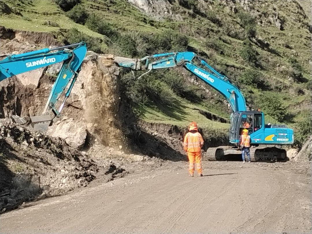 ��ս���µڶ���ɽ�����ǹ��ɶԹ�������װ��������³����˹���ҹ�·��Ŀ����