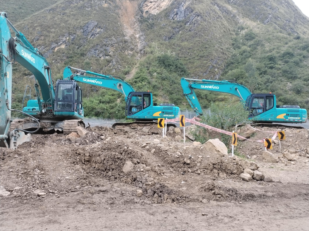 ��ս���µڶ���ɽ�����ǹ��ɶԹ�������װ��������³����˹���ҹ�·��Ŀ����