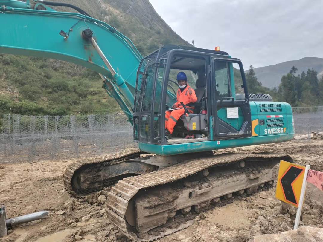 ��ս���µڶ���ɽ�����ǹ��ɶԹ�������װ��������³����˹���ҹ�·��Ŀ����