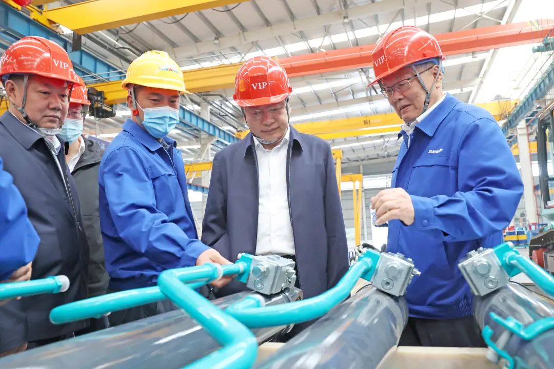 中铁二十局党委书记、董事长雷位冰带队造访糖果派对官网智能