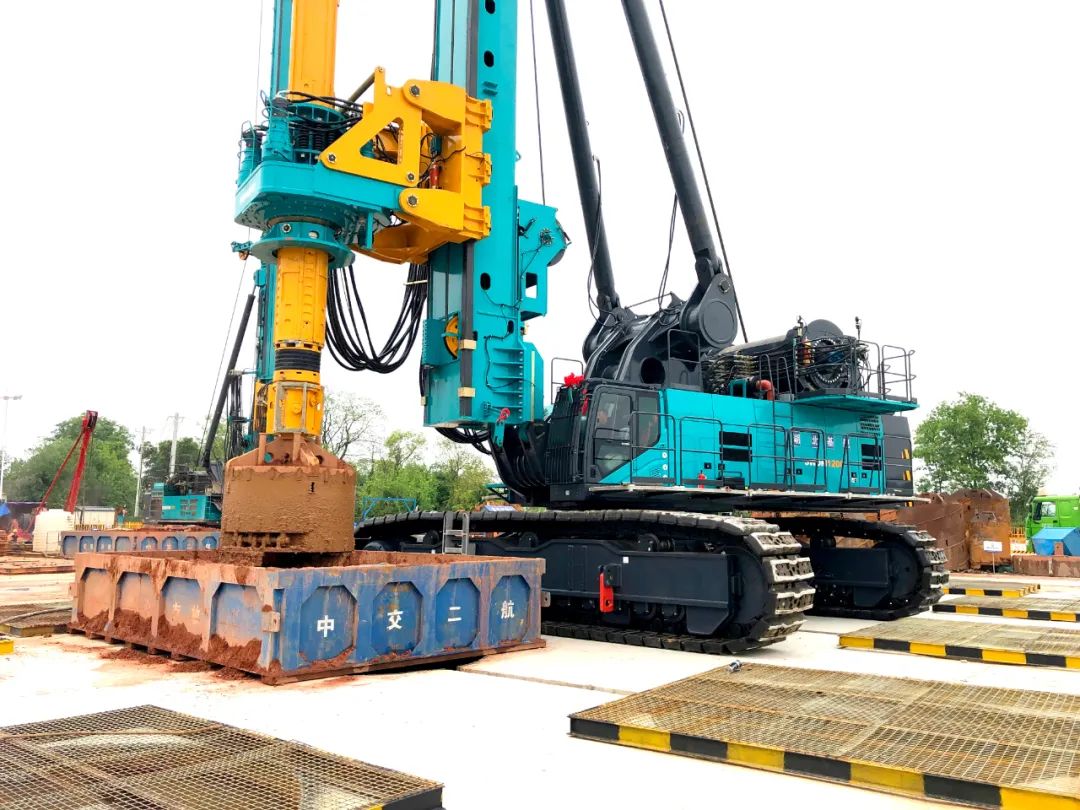 再啃“硬骨头”!糖果派对官网智能“超等桩备”助建燕矶长江大桥