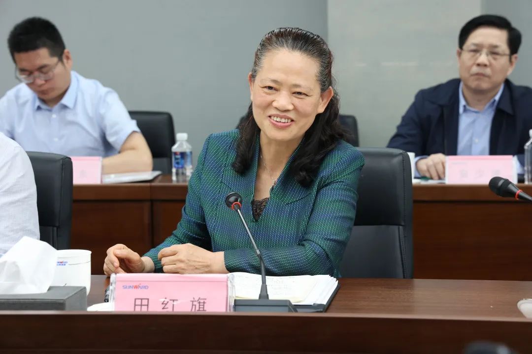 ���ѧ�к��������ϴ�ѧУ�����й�����ԺԺʿ�������������ǹ��ɶԹ�������