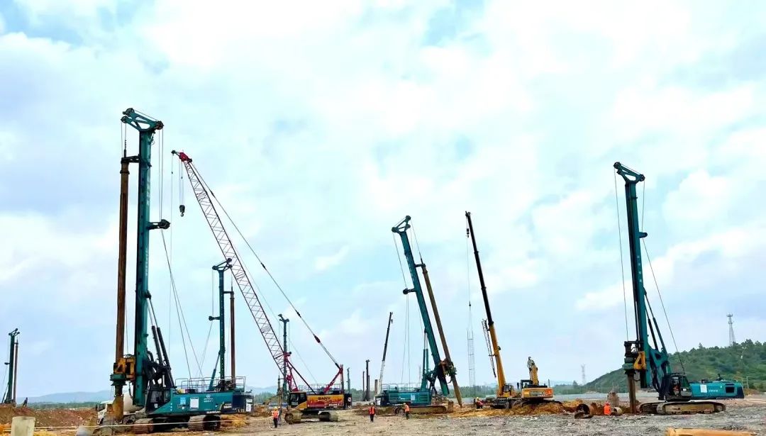 ��׮����������¶ìͷ���ǹ��ɶԹ��������������������������������������Ŀ���ٽ���