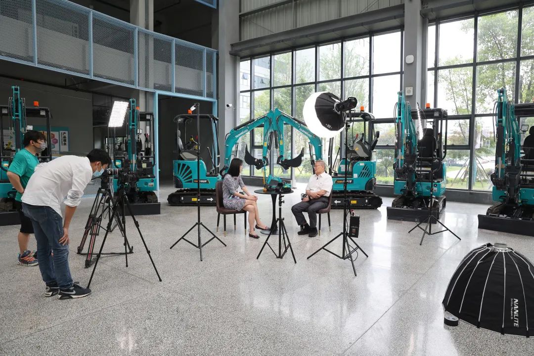 �ǹ��ɶԹ���-׷�󿵽�,����һ������