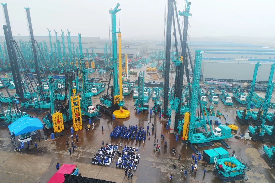 ºÎÇ廪ÔÚµÚ¶þÊ®ËĽìÖйú¿ÆÐÄê»á×÷Ö÷Ö¼±¨¸æ£ºÖÆÔìÒµ¸ßµØÔ´×Ôϵͳ