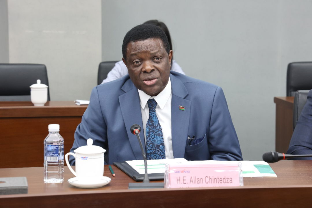 马拉维大使一行考察糖果派对官网智能