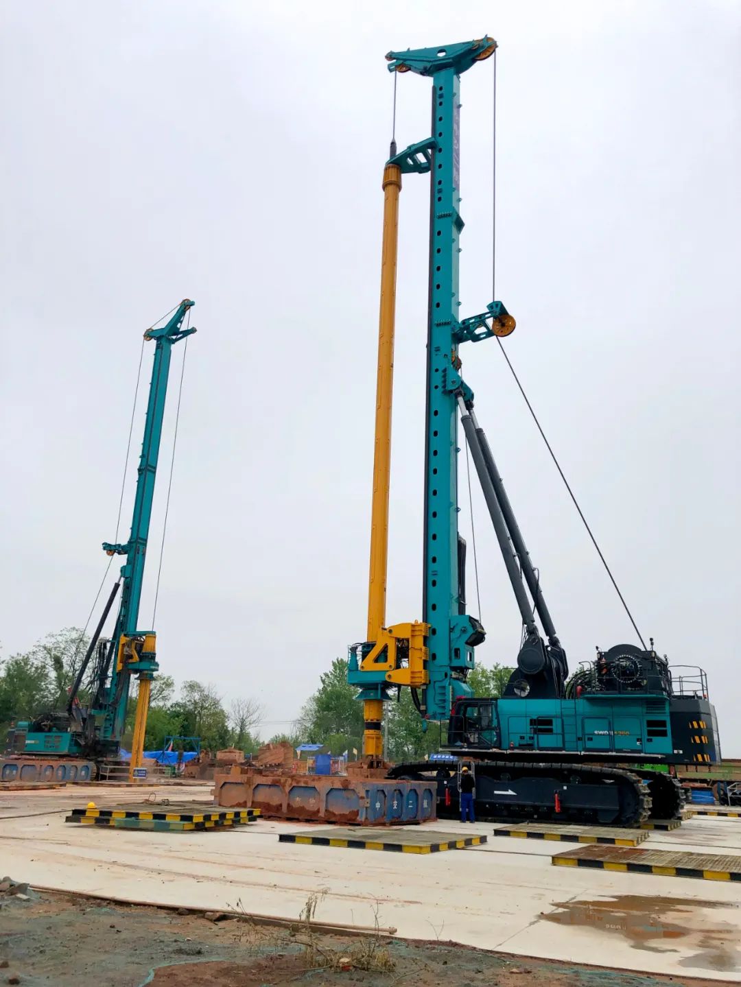 “创造施工奇迹!”他们和糖果派对官网智能“超等桩备”一起助建燕矶长江大桥