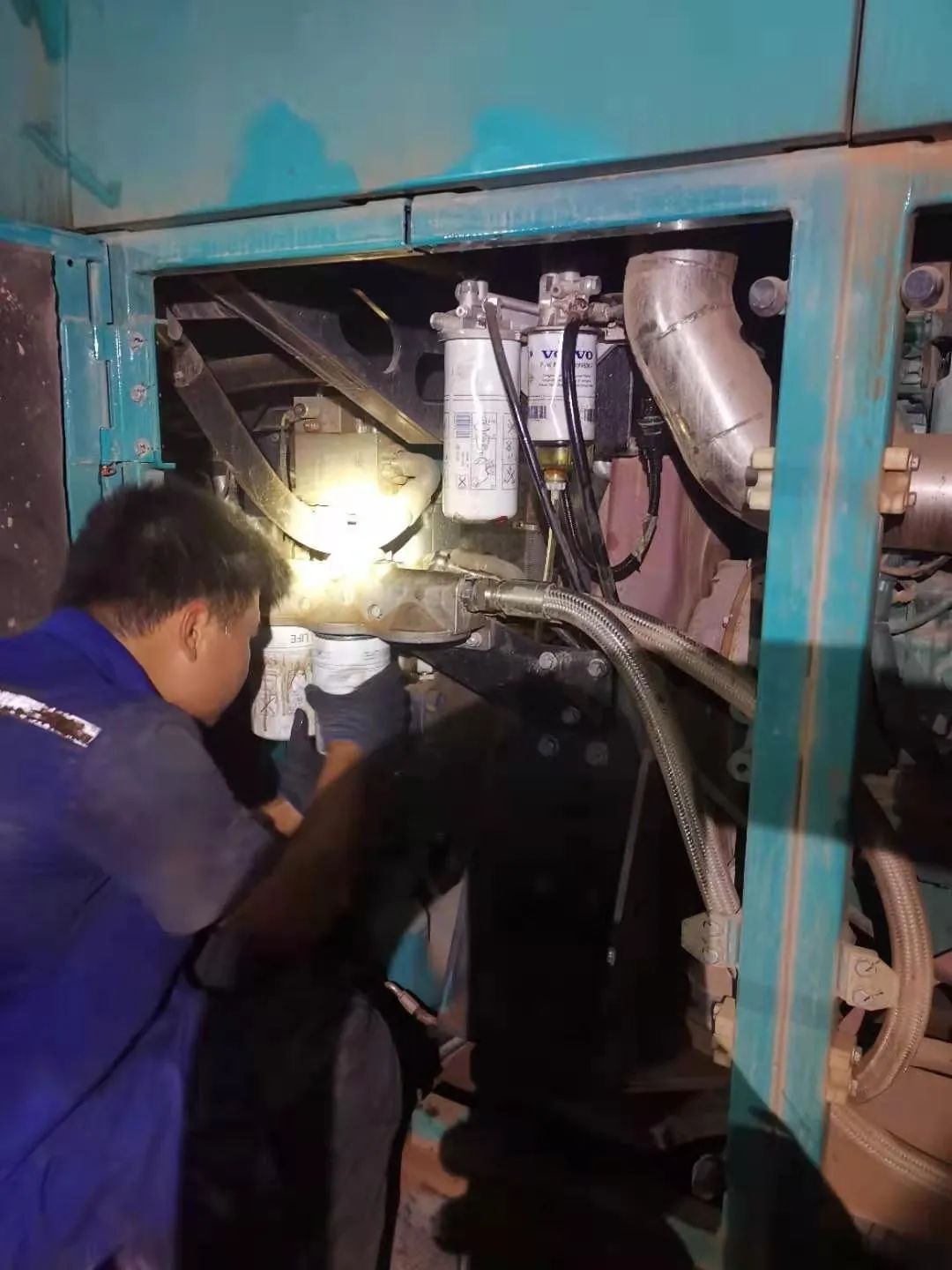 “创造施工奇迹!”他们和糖果派对官网智能“超等桩备”一起助建燕矶长江大桥