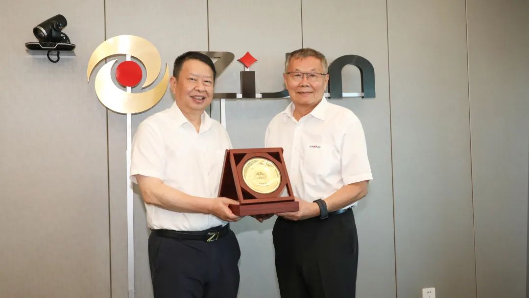 理想成绩未来!何清华受邀赴天下500强企业紫金矿业集团作专题讲座