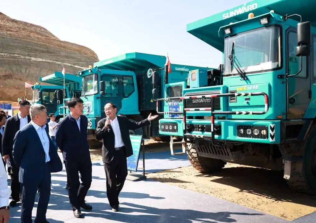 ����ɫ�������ܻ���������Զú����ɫ���ܿ�ɽ��Ħ��Բ������