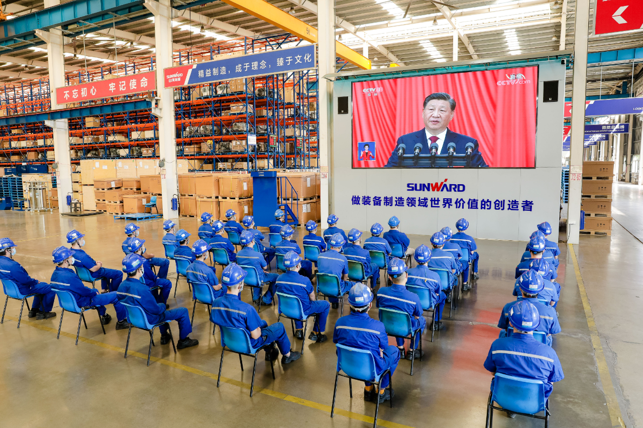 振奋人心!糖果派对官网智能党员干部集中收看党的二十大开幕会盛况