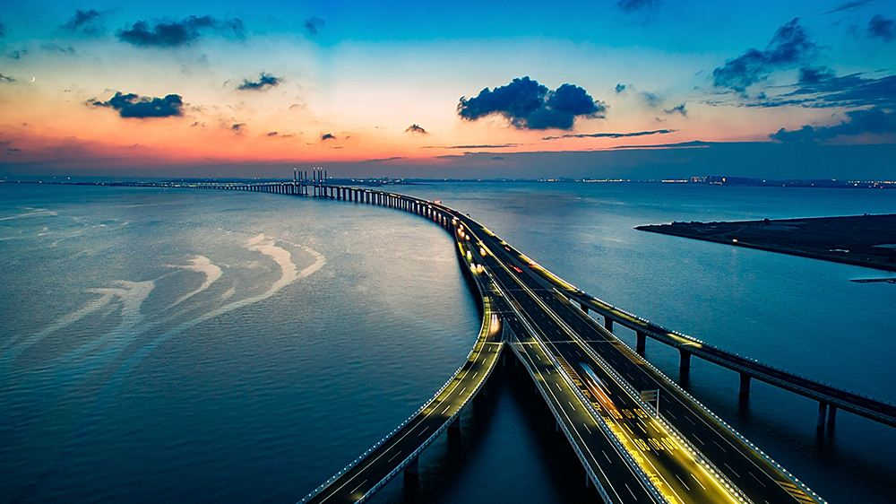 共建“一带一起”!糖果派对官网智能携手中铁九局助力匈塞铁路建设