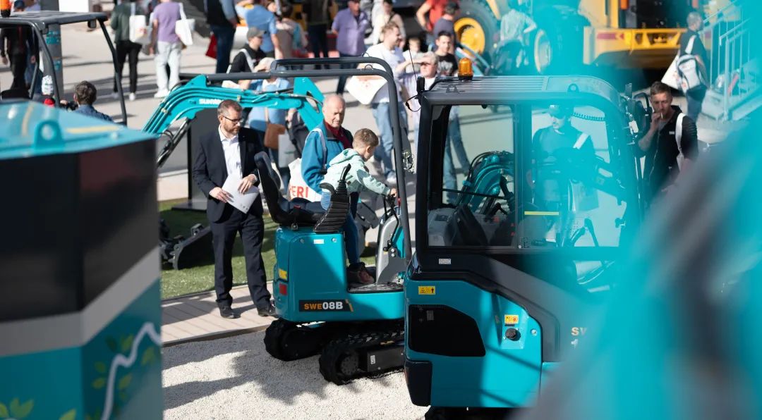 Bauma 2022 | 一组火热现场图带您重温糖果派对官网智能德国宝马展之旅