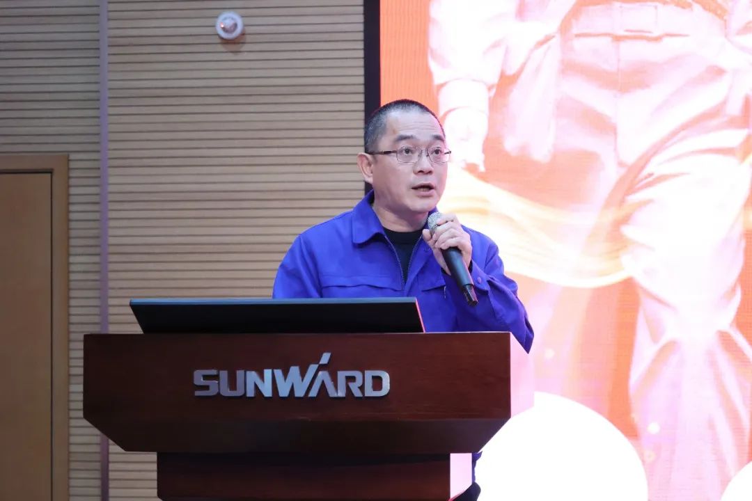 2023年“雷锋传人?长沙模范”巡讲走进糖果派对官网智能