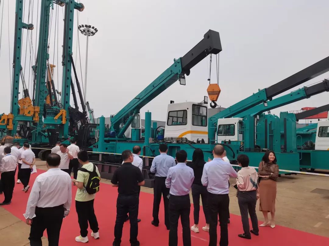 ʵ����Ȧ���ǹ��ɶԹ������ܵ��¹���װ�������ı�������