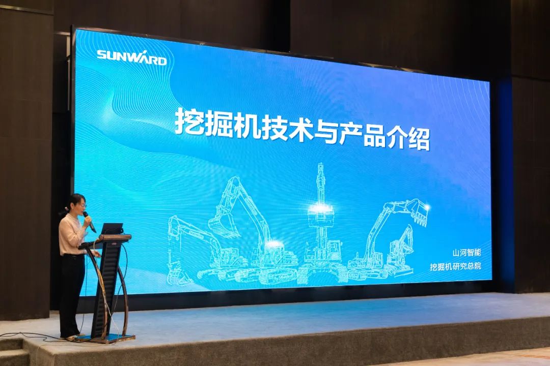 ��ɫ�������������У����߽��ǹ��ɶԹ�������ˮ���ɽ���˳�����