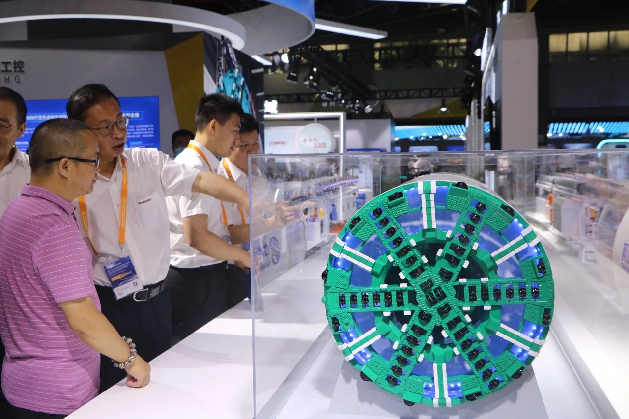 中铁糖果派对官网亮相首届广州大湾区国际轨道交通工业生长论坛暨展览会