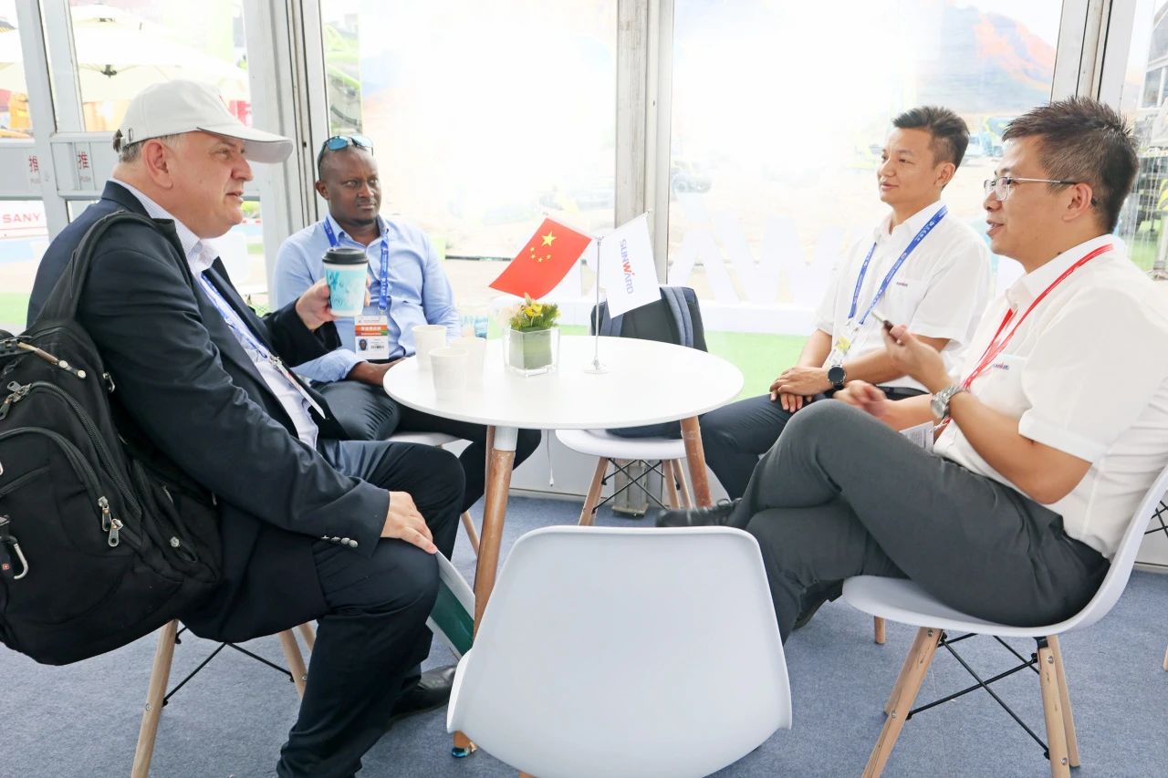 �зǾ�óչ����Բ����Ļ���ǹ��ɶԹ���������д�ԷǺ�����ƪ