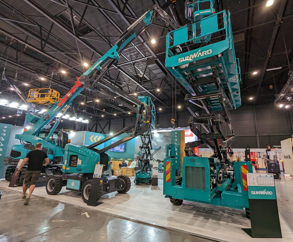 外洋销售同比增添超200%!糖果派对官网智能高空机械阔步“出海”