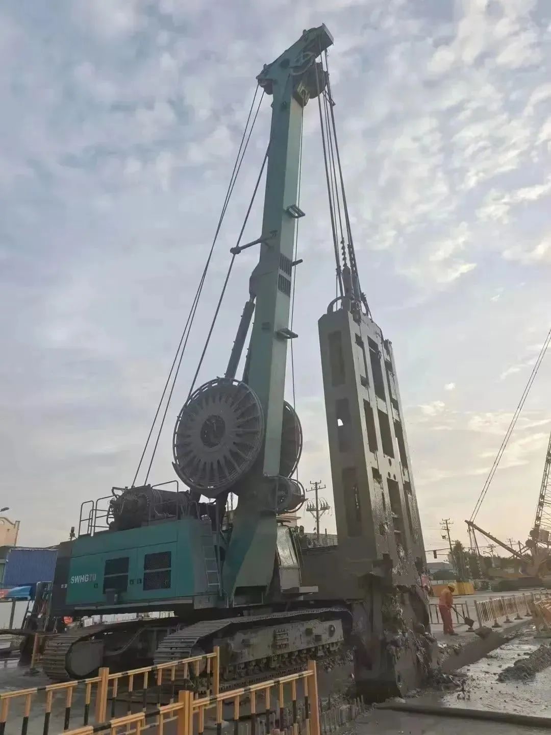 �������ڹ����ش󹤳̣��ǹ��ɶԹ�������Һѹץ��ʵ������Ȧ��