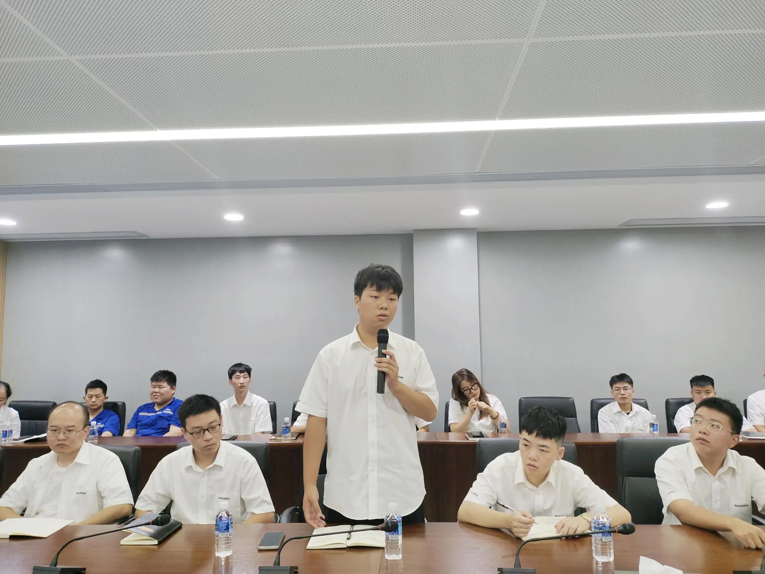 ��������������δ�����ⳡӦ���ҵ��Ա����̸������ů����֪�ģ�