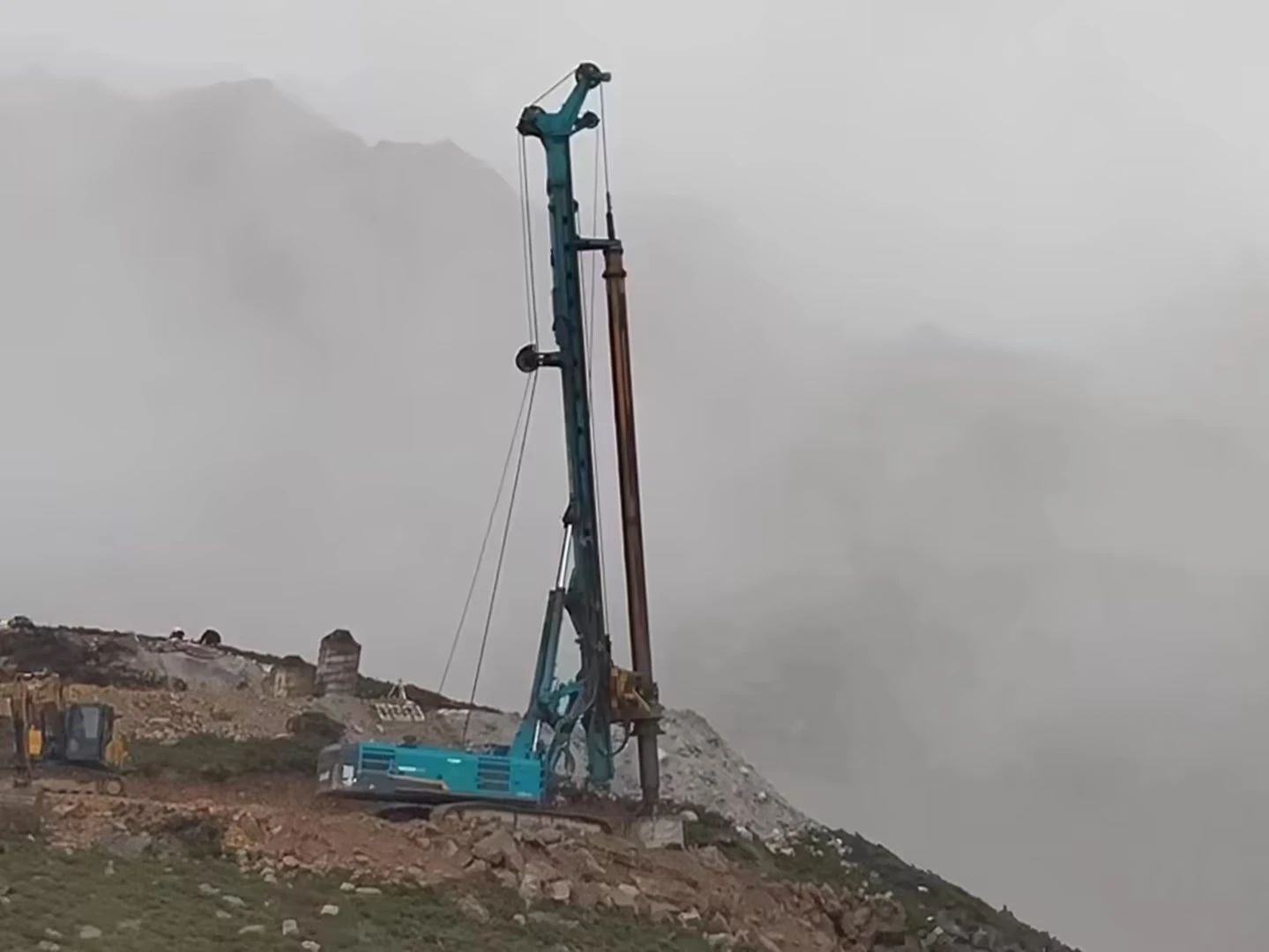 ����������ߺ����ظ�ѹֱ����繤�����ǹ��ɶԹ��������������չ��Ӳ��ʵ��