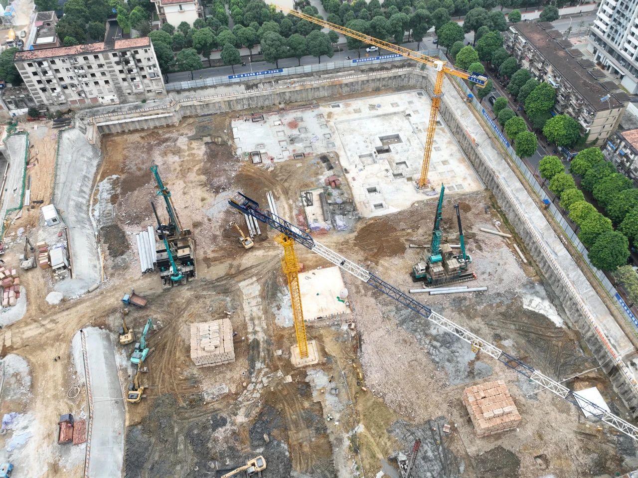 ���̾��ˡ����������ǹ��ɶԹ�����������ʽ����ѹ׮���������̳ǡ�����������Ŀ