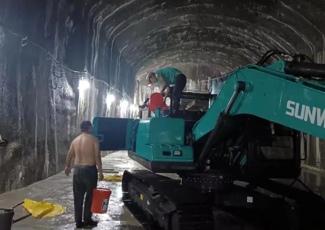 �ǹ��ɶԹ��������ۺ����ȫ���Ը��������е���������