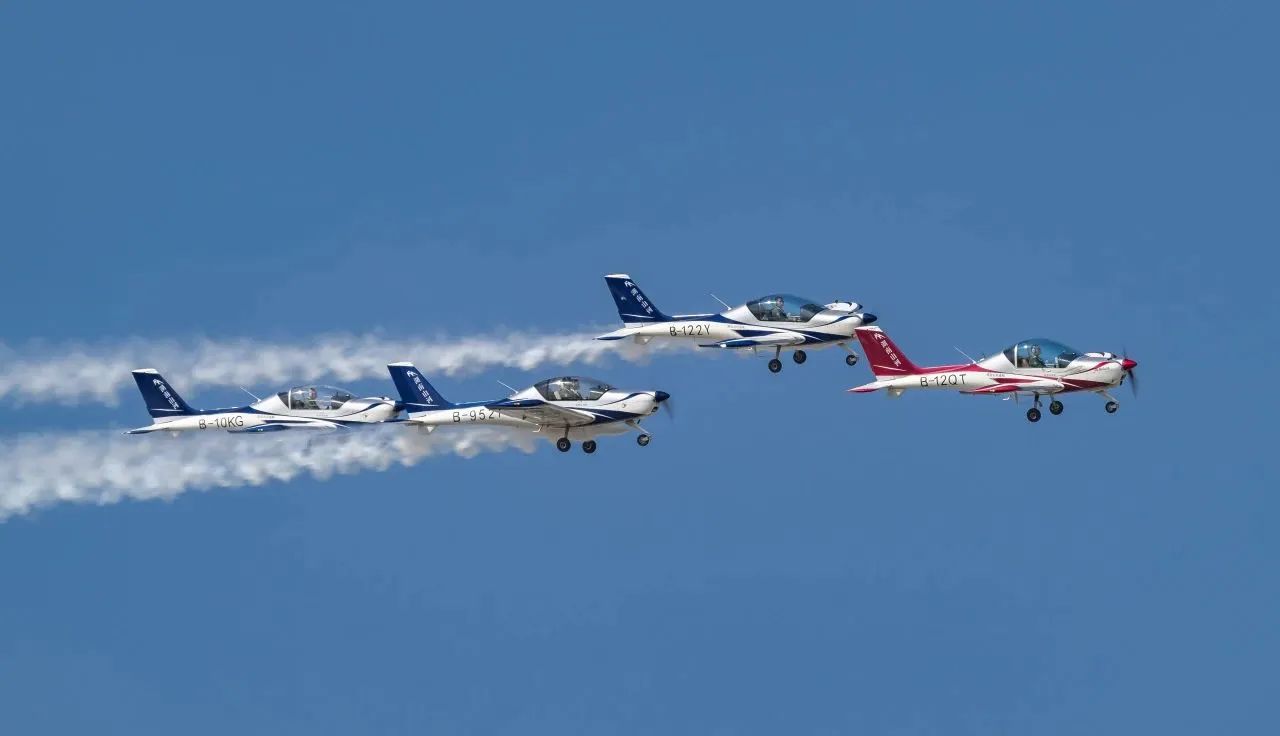 Ñëý¾Û½¹£¡Ò»Æð¼ûÖ¤Ê×½ìÑÇÖÞͨÓú½¿ÕÕ¹ÉϵÄÌǹûÅɶԹÙÍø·ç·¶