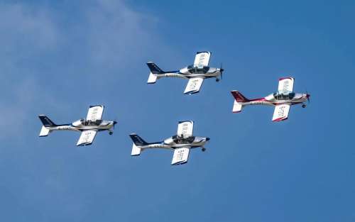 �ǹ��ɶԹ���-׷�󿵽�,����һ������