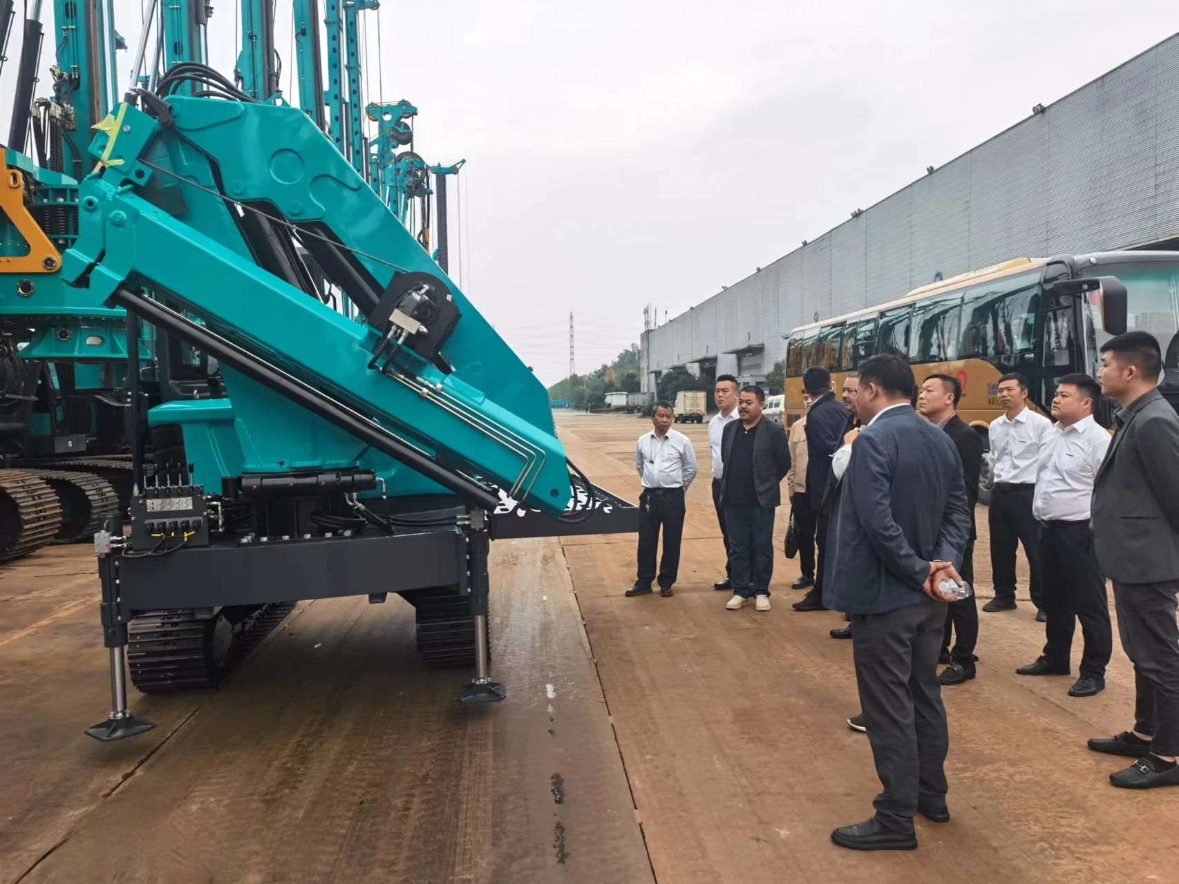 ��ҵ�϶���ů�����ֳ�ǩ��20̨����������ǹ��ɶԹ�������Я�ֺ��Ͽ�ţ�������ҵ�����Ŀ����