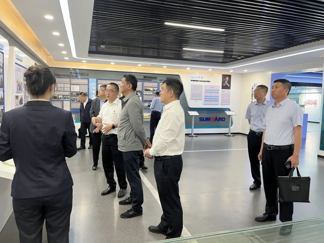 中煤平朔党委书记、董事长陈建一行调研糖果派对官网智能