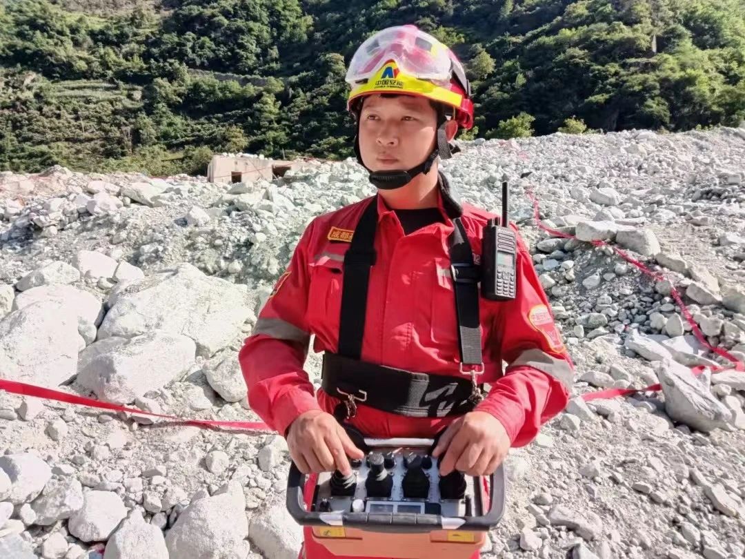 ���Ҽ������������ǹ��ɶԹ�����������װ�����޹�˾����������ר�����¡�С���ˡ���ҵ��